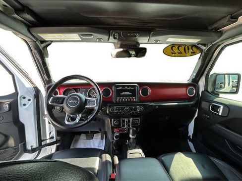 Used 2022 Jeep Wrangler Unlimited Rubicon w/ LED Lighting Group AWD/4WD image 23