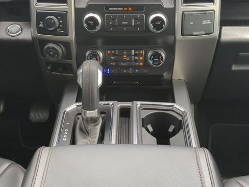 Certified 2019 Ford F150 Platinum w/ Equipment Group 701A Luxury AWD/4WD image 17
