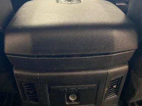 Used 2018 RAM 2500 Big Horn w/ Sport Appearance Group AWD/4WD image 17