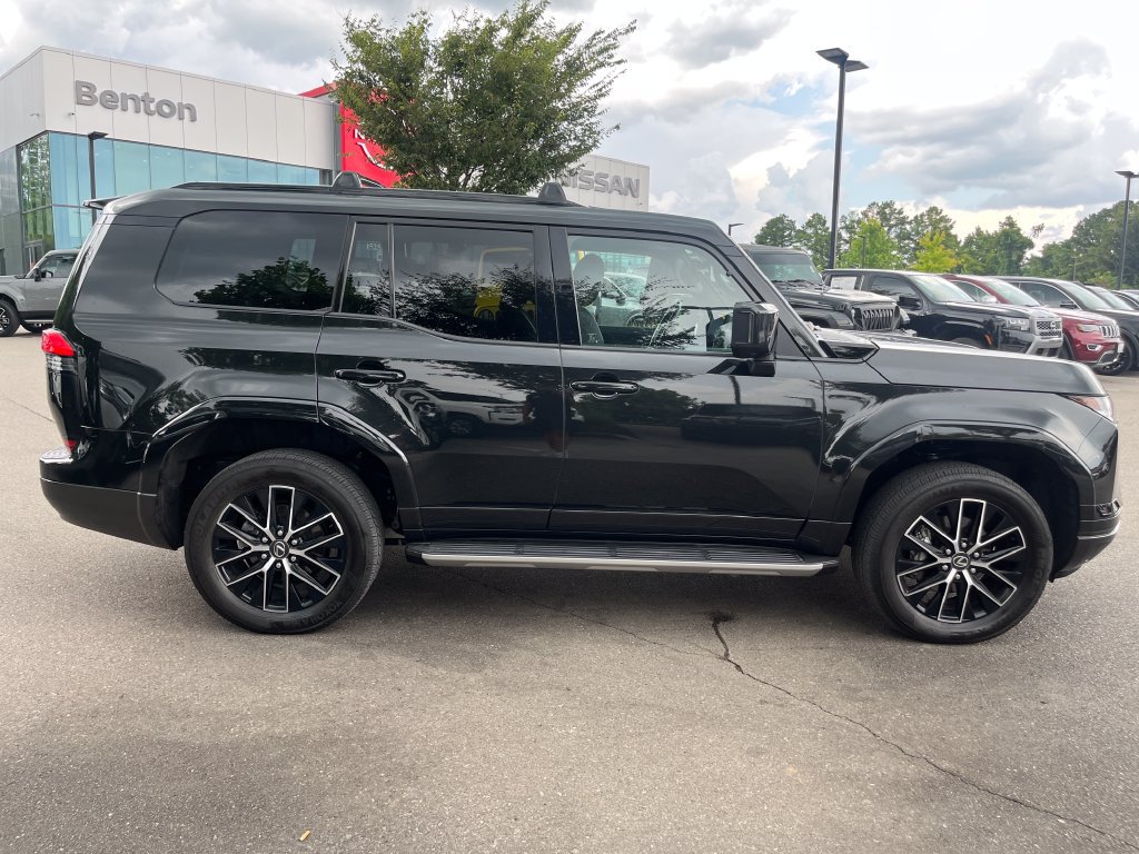 Used 2024 Lexus GX 550 w/ Accessory Package (2T) AWD/4WD image 8