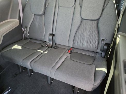 New 2026 Kia Carnival LX image 20