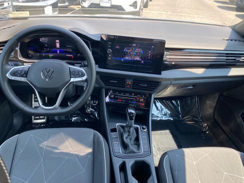 Certified 2025 Volkswagen Jetta Sport FWD image 13