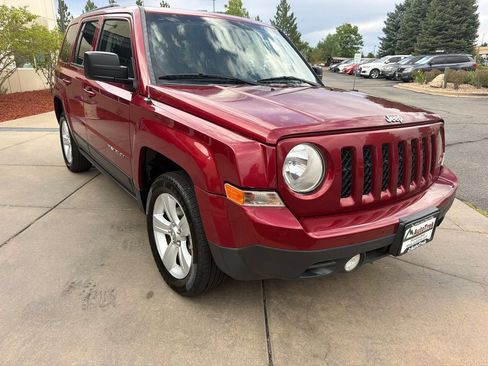 Used 2016 Jeep Patriot Latitude AWD/4WD image 4