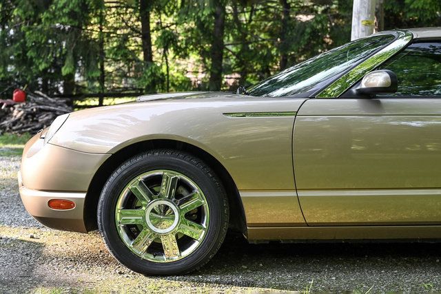 Used 2005 Ford Thunderbird RWD image 4