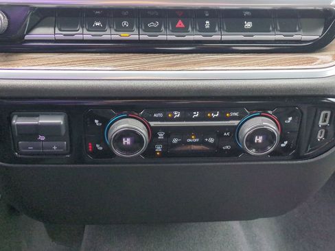 Certified 2022 Chevrolet Silverado 1500 LT image 28