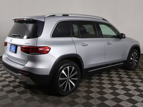 Used 2021 Mercedes-Benz GLB 250 4MATIC w/ Premium Package image 9