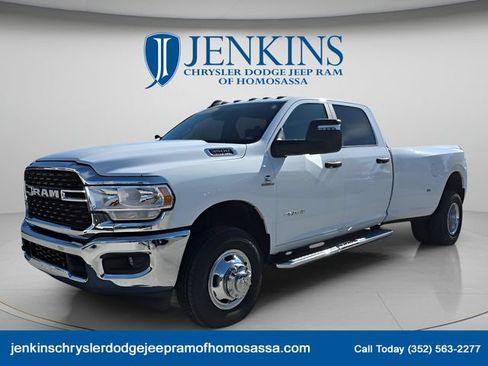 Used 2024 RAM 3500 Big Horn AWD/4WD image 10