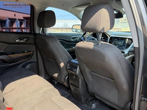 Used 2019 GMC Acadia SLE image 8