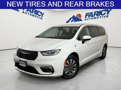 Used 2023 Chrysler Pacifica Touring-L