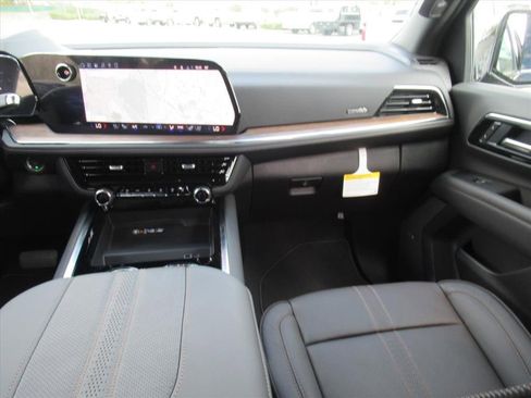 New 2026 Chevrolet Tahoe High Country AWD/4WD image 15