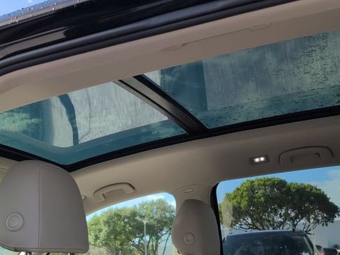 Used 2026 Volkswagen Atlas SE w/ Panoramic Sunroof Package FWD image 10