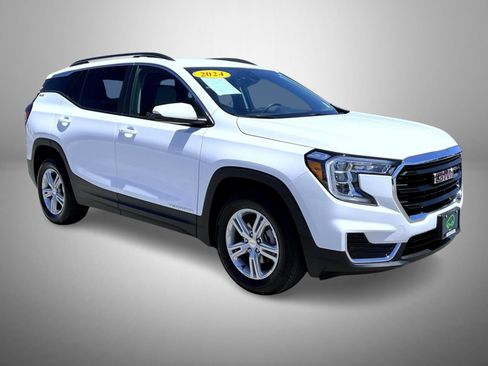 Certified 2024 GMC Terrain SLE w/ Driver Convenience Package AWD/4WD image 3