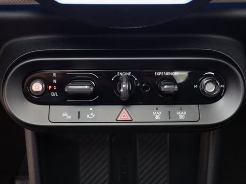 Certified 2025 MINI Cooper S image 11