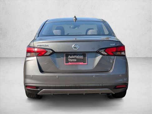 Used 2021 Nissan Versa SV image 7
