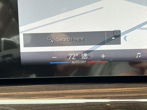 Used 2026 BMW X7 xDrive40i w/ Premium Package image 19