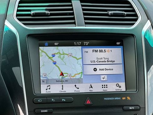 Used 2019 Ford Explorer Platinum AWD/4WD image 3