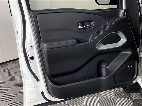 Certified 2024 Nissan Frontier SV w/ Hardbody Edition image 24