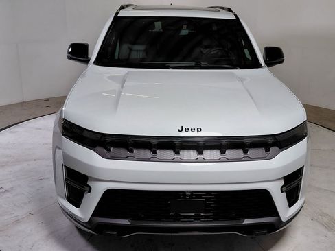New 2026 Jeep Grand Wagoneer Limited AWD/4WD image 2
