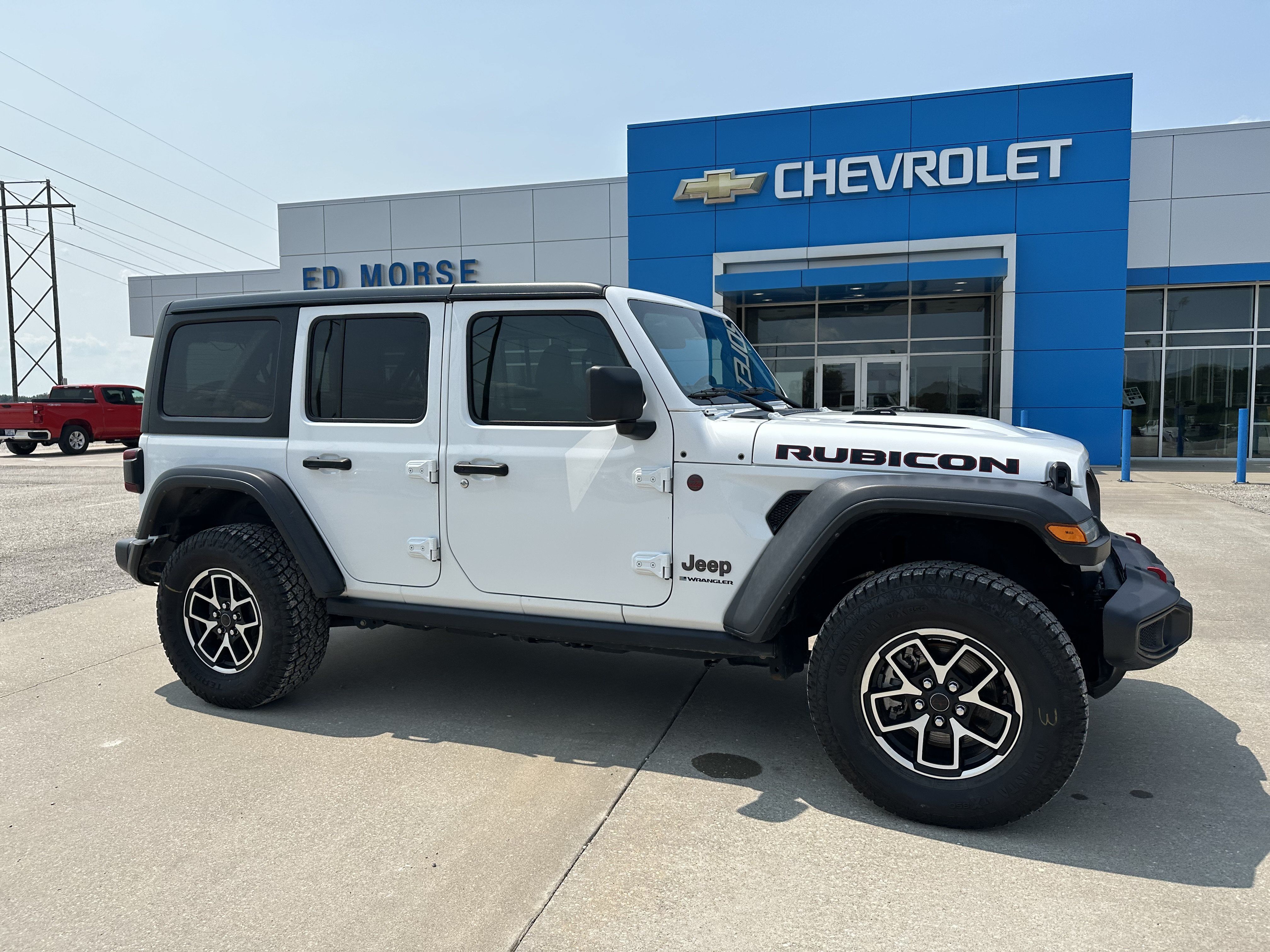 Used 2024 Jeep Wrangler Unlimited Rubicon AWD/4WD image 2
