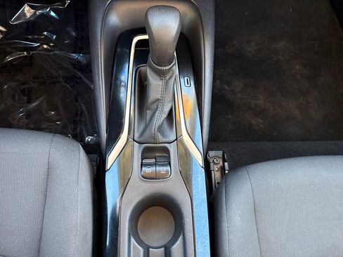 Used 2022 Toyota Corolla LE image 21