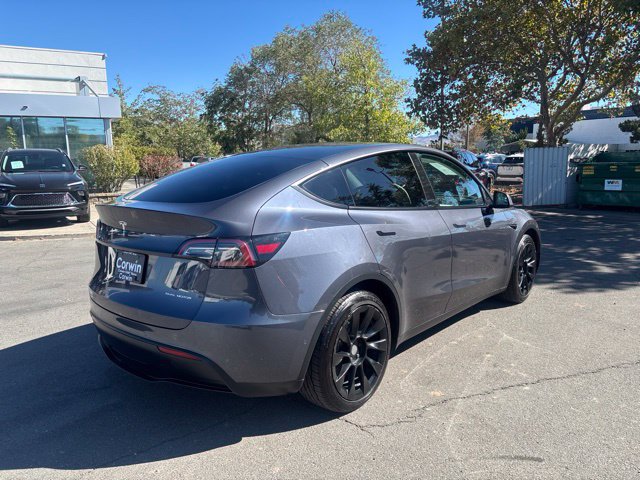Used 2022 Tesla Model Y Long Range AWD/4WD image 8