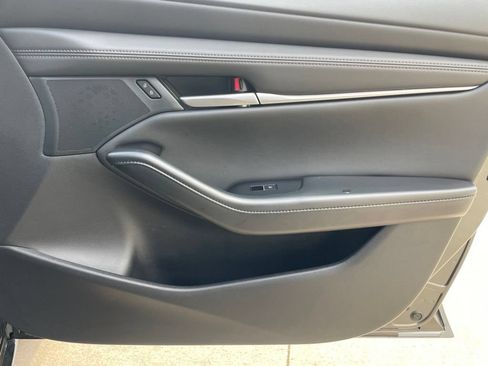 Used 2025 MAZDA MAZDA3 s FWD image 25