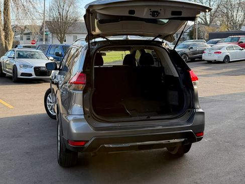 Used 2017 Nissan Rogue SV AWD/4WD image 23
