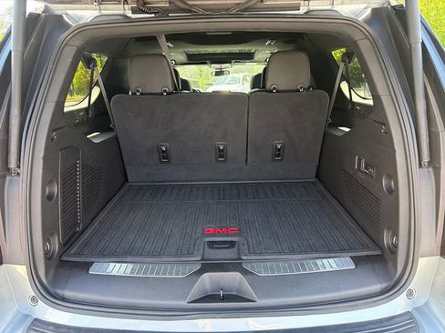 Used 2023 GMC Yukon XL AT4 w/ Technology Package AWD/4WD image 18