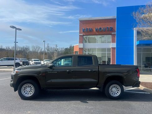 Used 2024 Chevrolet Colorado W/T image 4