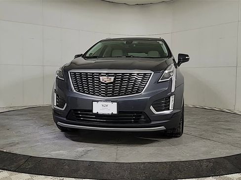 Used 2021 Cadillac XT5 Premium Luxury image 3