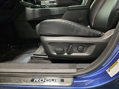 Used 2021 Nissan Rogue SV w/ Premium Package AWD/4WD image 14