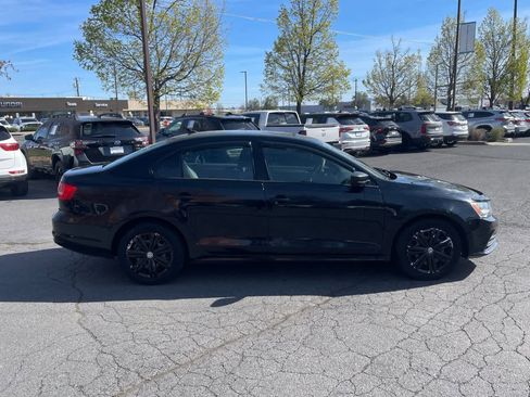 Used 2015 Volkswagen Jetta TDI S image 6