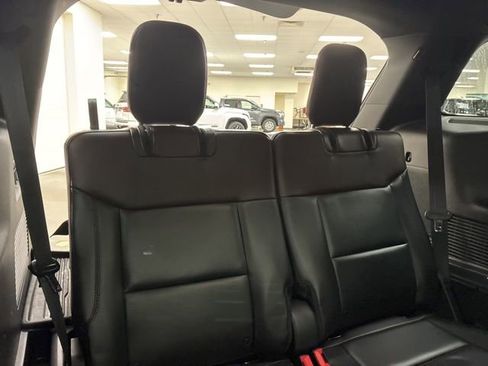 Used 2020 Ford Explorer Platinum w/ Premium Technology Package AWD/4WD image 17