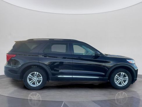 Used 2023 Ford Explorer XLT w/ Class IV Trailer Tow Package image 7