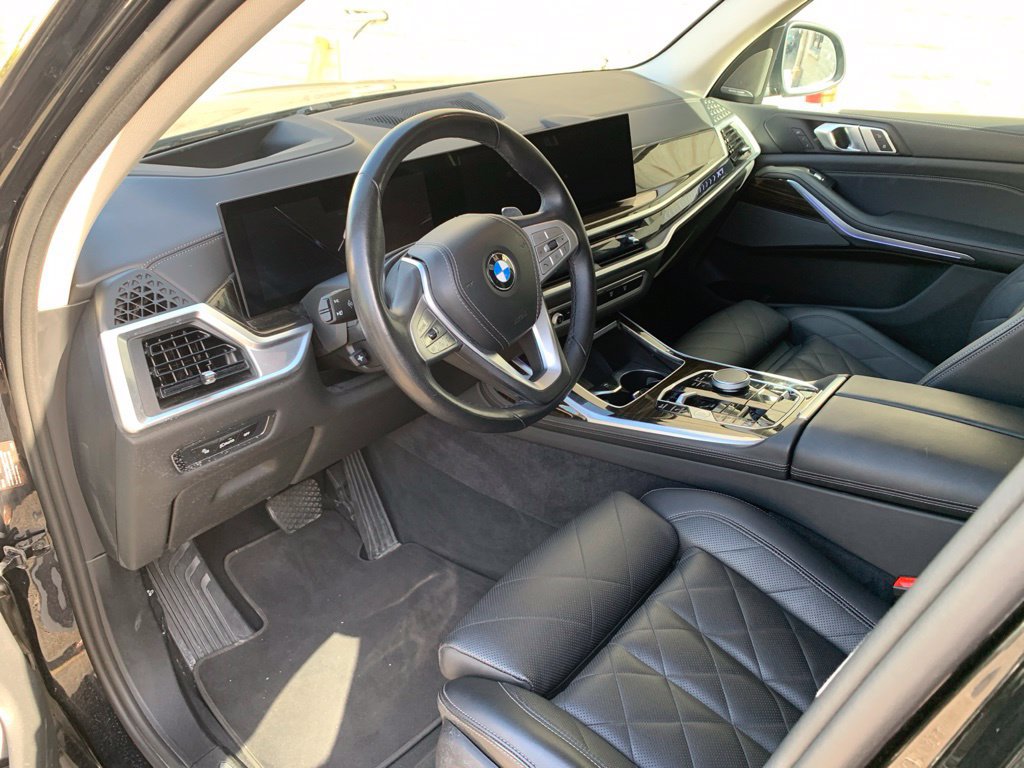 Used 2024 BMW X7 xDrive40i AWD/4WD image 11