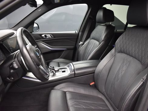 Used 2021 BMW X5 M50i AWD/4WD image 11