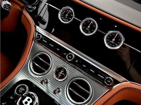 Certified 2024 Bentley Continental GT Azure AWD/4WD image 22