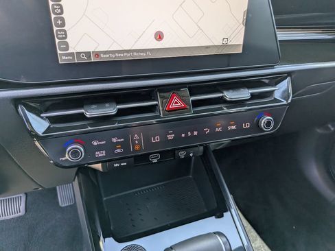 Certified 2024 Kia Niro EX FWD image 24