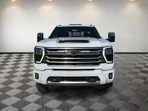 New 2026 Chevrolet Silverado 2500 High Country w/ High Country Premium Package AWD/4WD image 2