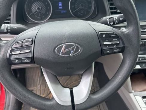 Used 2020 Hyundai Elantra SEL image 2