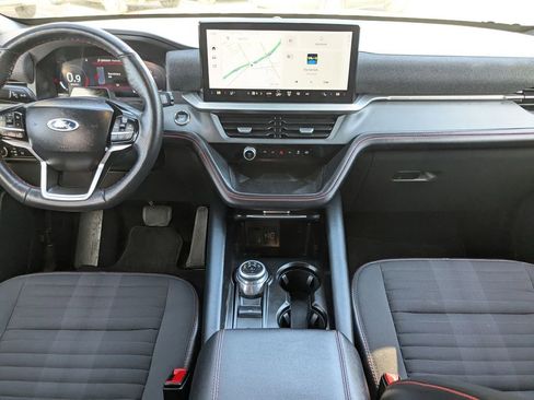 Used 2025 Ford Explorer ST-Line w/ ST-Line Street Pack image 15