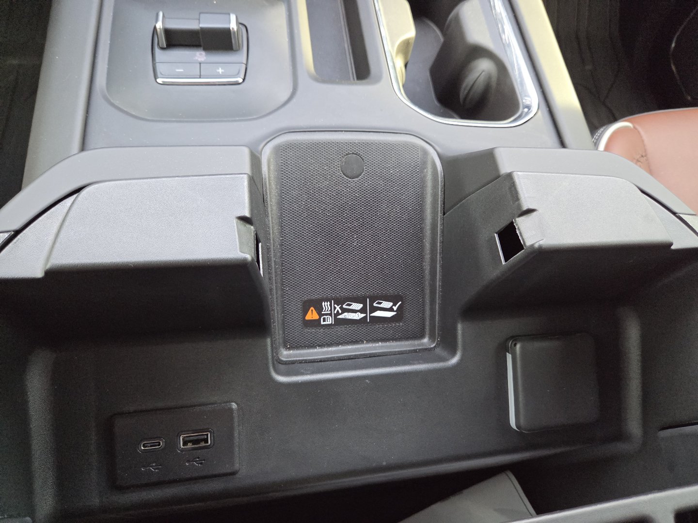 Used 2025 GMC Sierra 2500 Denali Ultimate w/ Max Trailering Package AWD/4WD image 13
