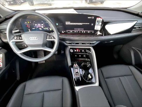 Certified 2025 Audi Q5 Premium w/ Convenience Package image 5