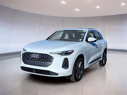 Used 2025 Audi Q5 Premium Plus w/ Premium Plus image 3