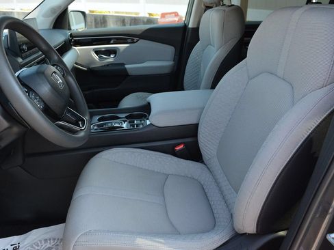 Used 2023 Honda Pilot LX image 7