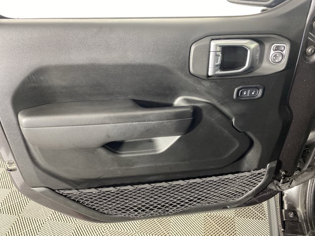 Used 2022 Jeep Wrangler Rubicon w/ Cold Weather Group AWD/4WD image 14