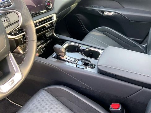 Used 2024 Lexus RX 500h F Sport w/ Convenience Package image 16