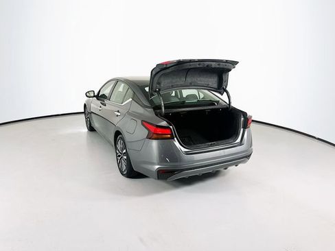 Used 2024 Nissan Altima 2.5 SV image 24