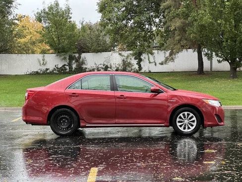 Used 2013 Toyota Camry LE image 3