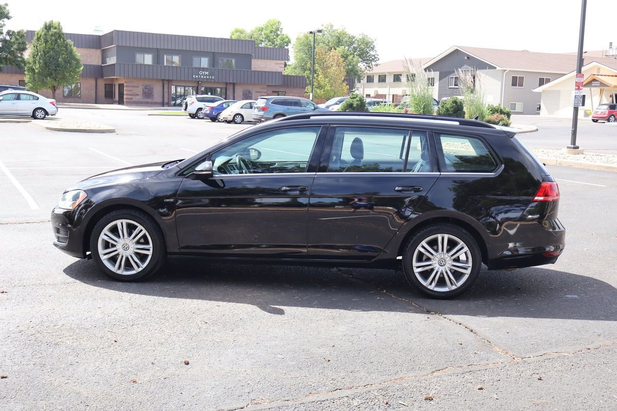 Used 2016 Volkswagen Golf Limited Edition FWD image 9